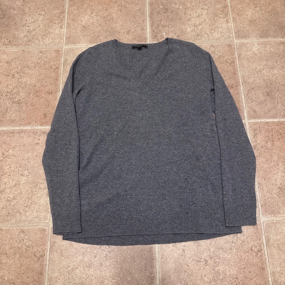 Ann Taylor V-Neck Sweater Womens L Gray Excellent 100% Cashmere Long Sleeve